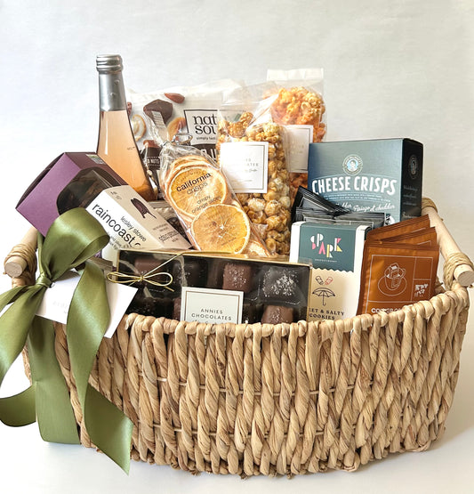 Deluxe Gourmet Gift Basket